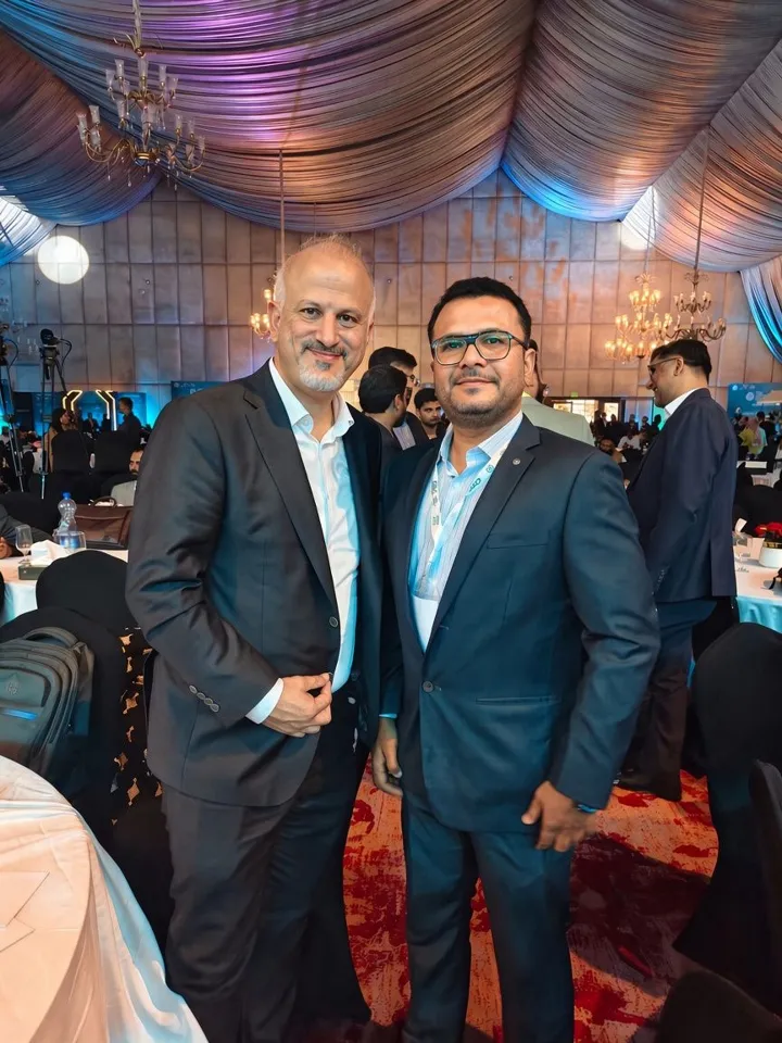 Abdul Rauf Qureshi with Dr. Erdal Ozkaya at the World CIO 200 Summit, Karachi